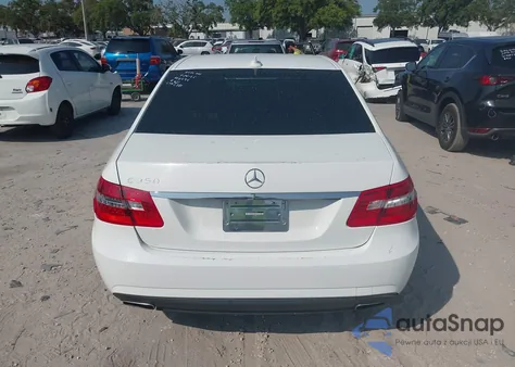 2013 Mercedes-Benz E 350 z USA, uszkodzony, nr VIN WDDHF5KB3DA664800